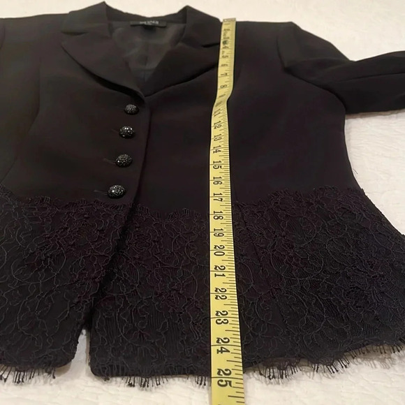 Tahari Lace Blazer Women’s 12 P Dressy Event Jacket Shoulder Pads Black Classic - Picture 14 of 16
